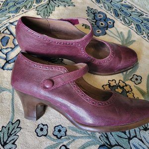 AEROSOLES Women's size 10 * Purple Velcro Mary Jane Heels